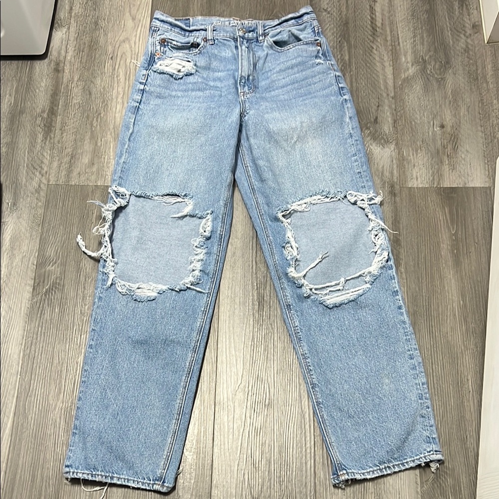American Eagle highest rise baggy straight  jeans/ size 4 .